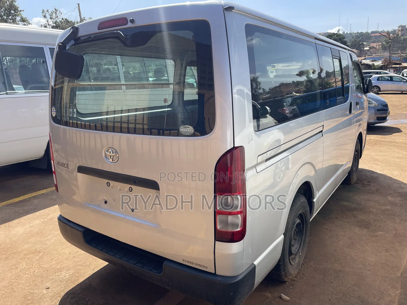 Toyota HiAce 2011 Silver