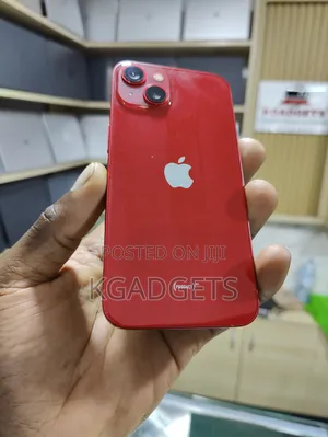 Apple iPhone 13 128 GB Red
