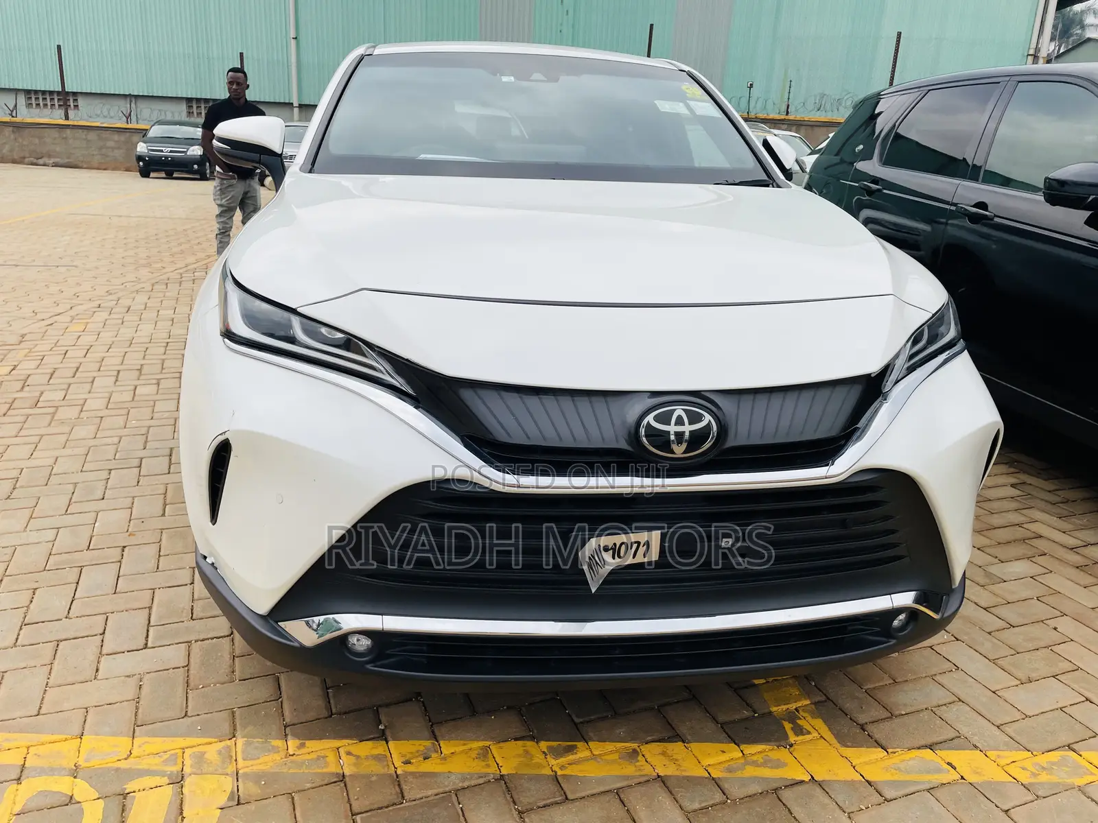 Toyota Harrier 2022 White