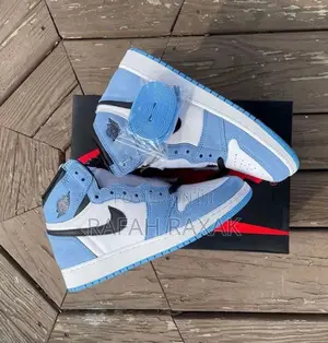 Unisex Nike Air Jordan 1 High OG University Blue Sneaker