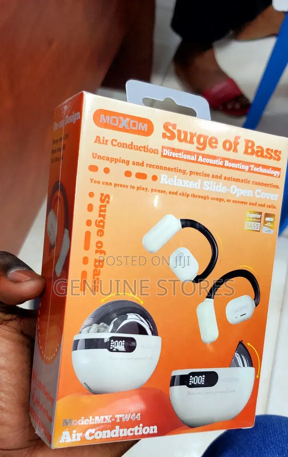 Moxom on Ear Wireless Earbands
