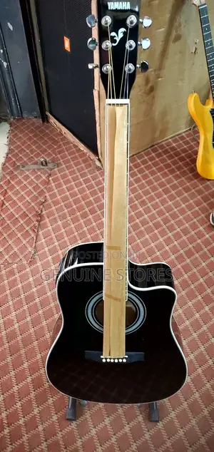 Acoustic Amplified Guitar/Yamaha