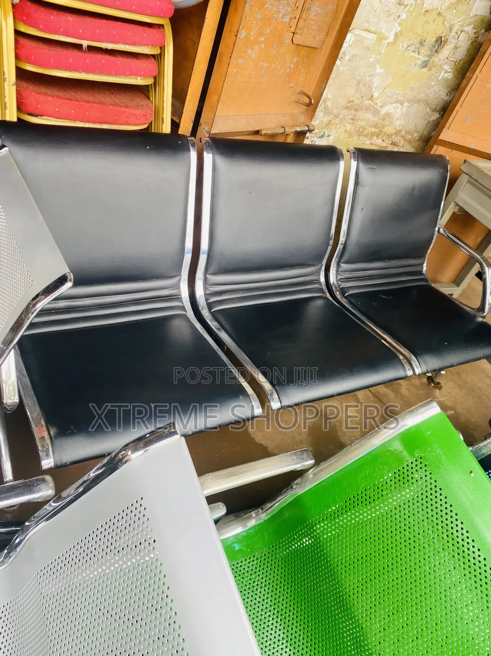 Soft Dark Black Waiting Office Chairs