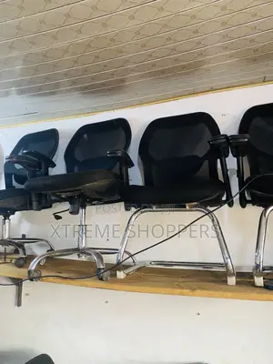 Head Office Chairs /Pure Black
