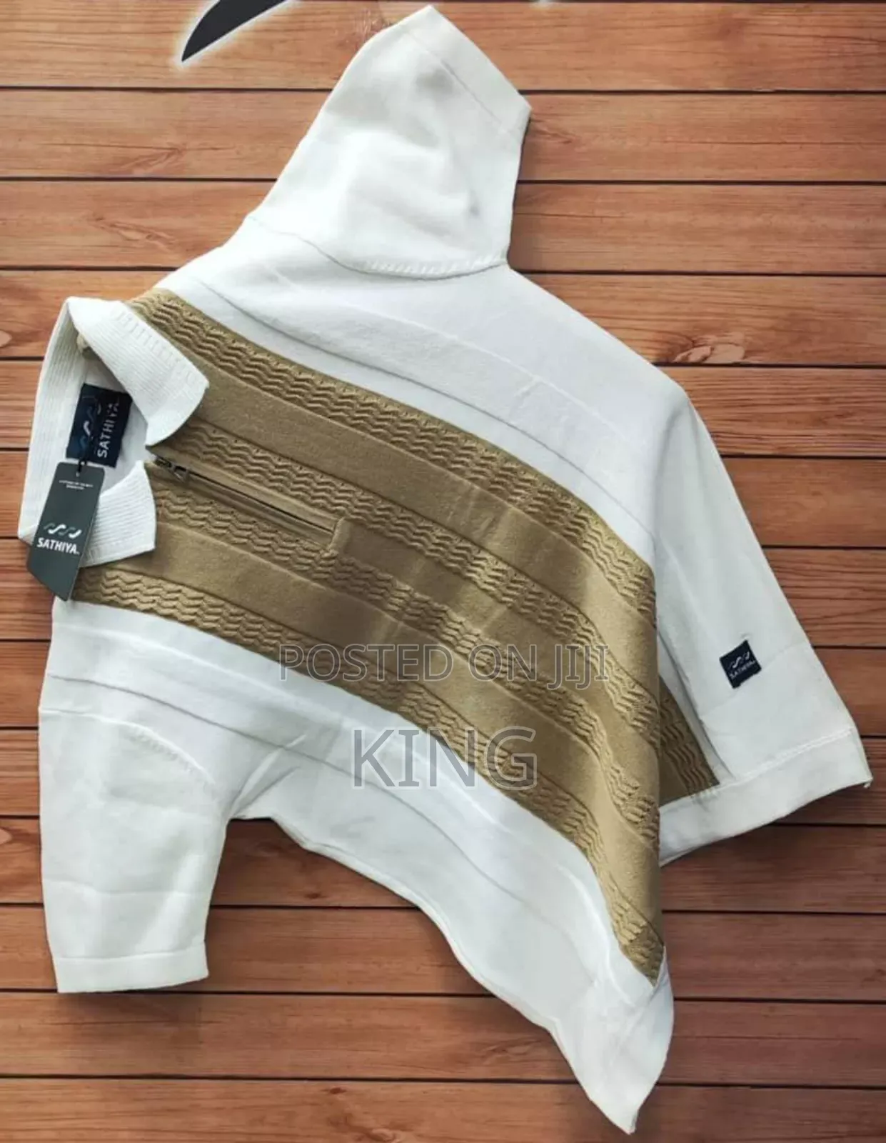 Right Knit Collar T-Shirt