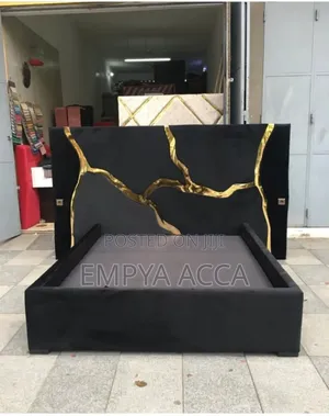 Manater Bed Black