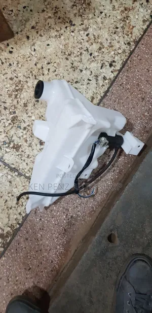 Wind Shield Washer Reservoir Tank for Hillux Revo 2018