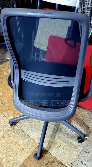 Black Rotating Waiting Chair