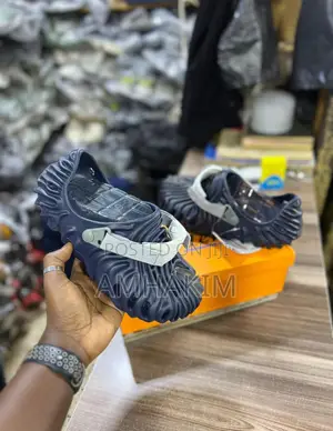 New Classic Comfortable Crocs in Stock