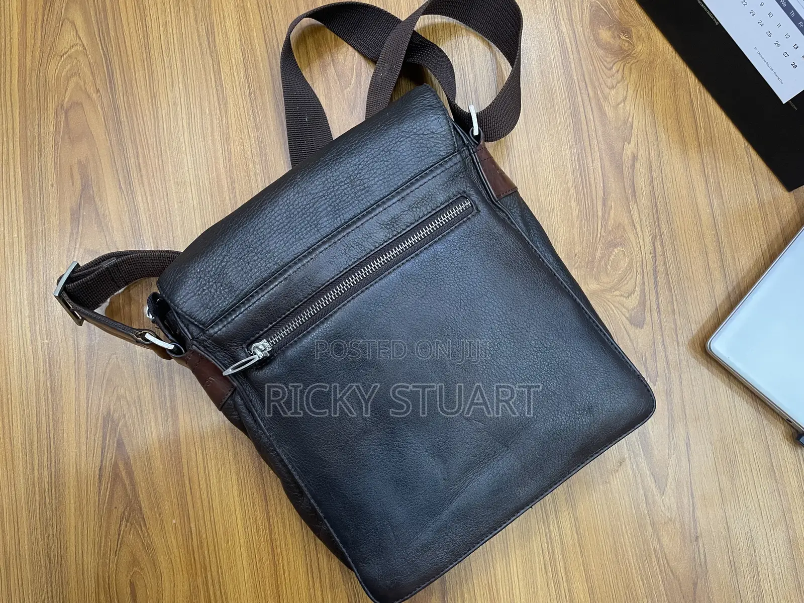 Simple Leather Crossbag