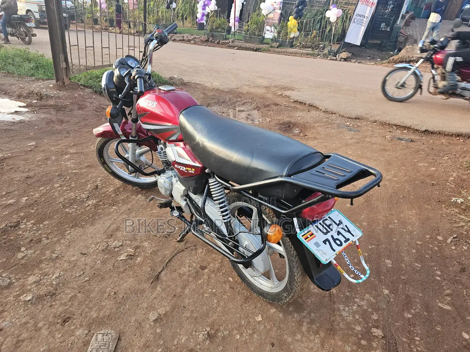 TVS HLX 125 2022 Red