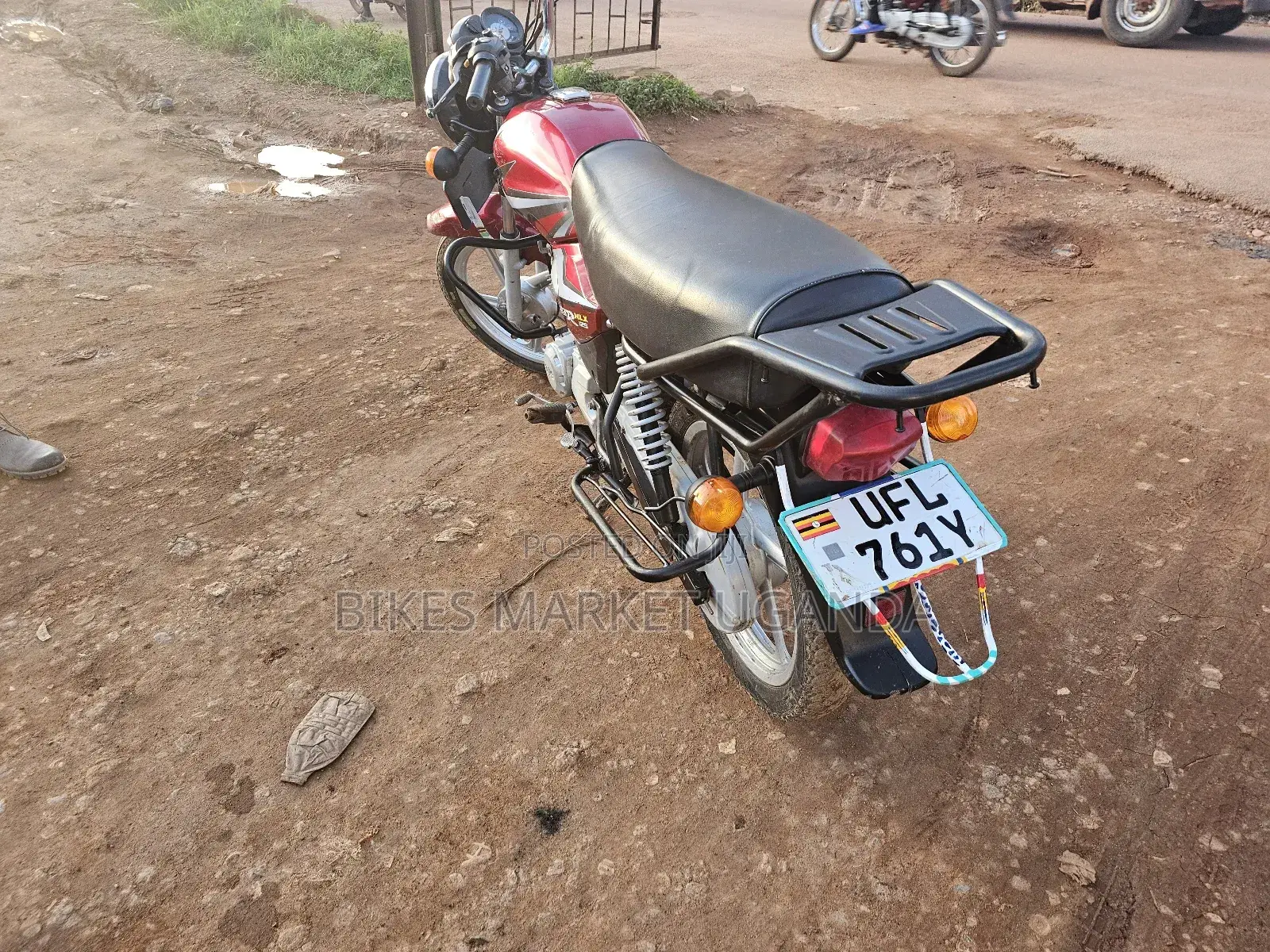 TVS HLX 125 2022 Red