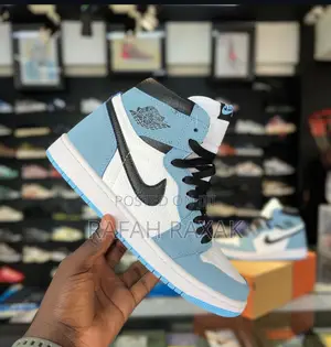 Nike Air Jordan 1 Retro High University Blue Sneakers