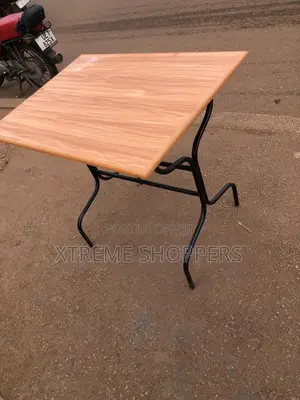 Restaurant Tables / Comfortable Tables