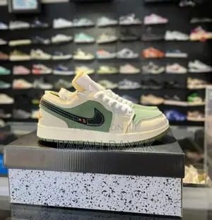 Nike Air Jordan 1 Low SE Craft Light Olive Sneaker