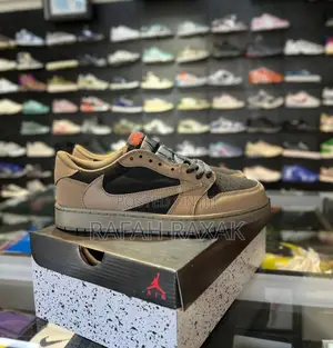 Original Nike Air Jordan 1 Low X Travis Scott Sneakers