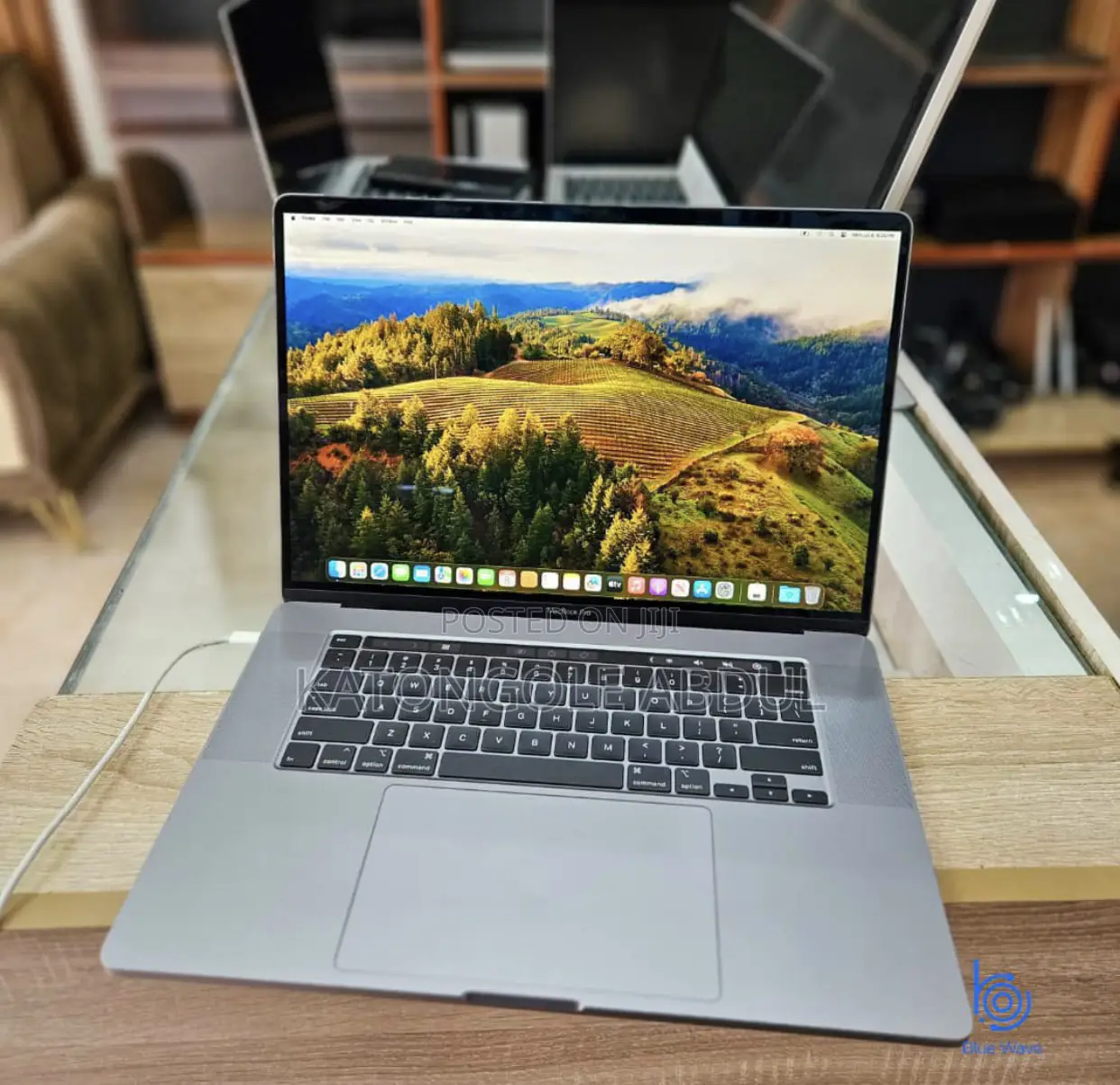 New Laptop Apple MacBook Pro 16GB Intel Core I7 SSD 512GB