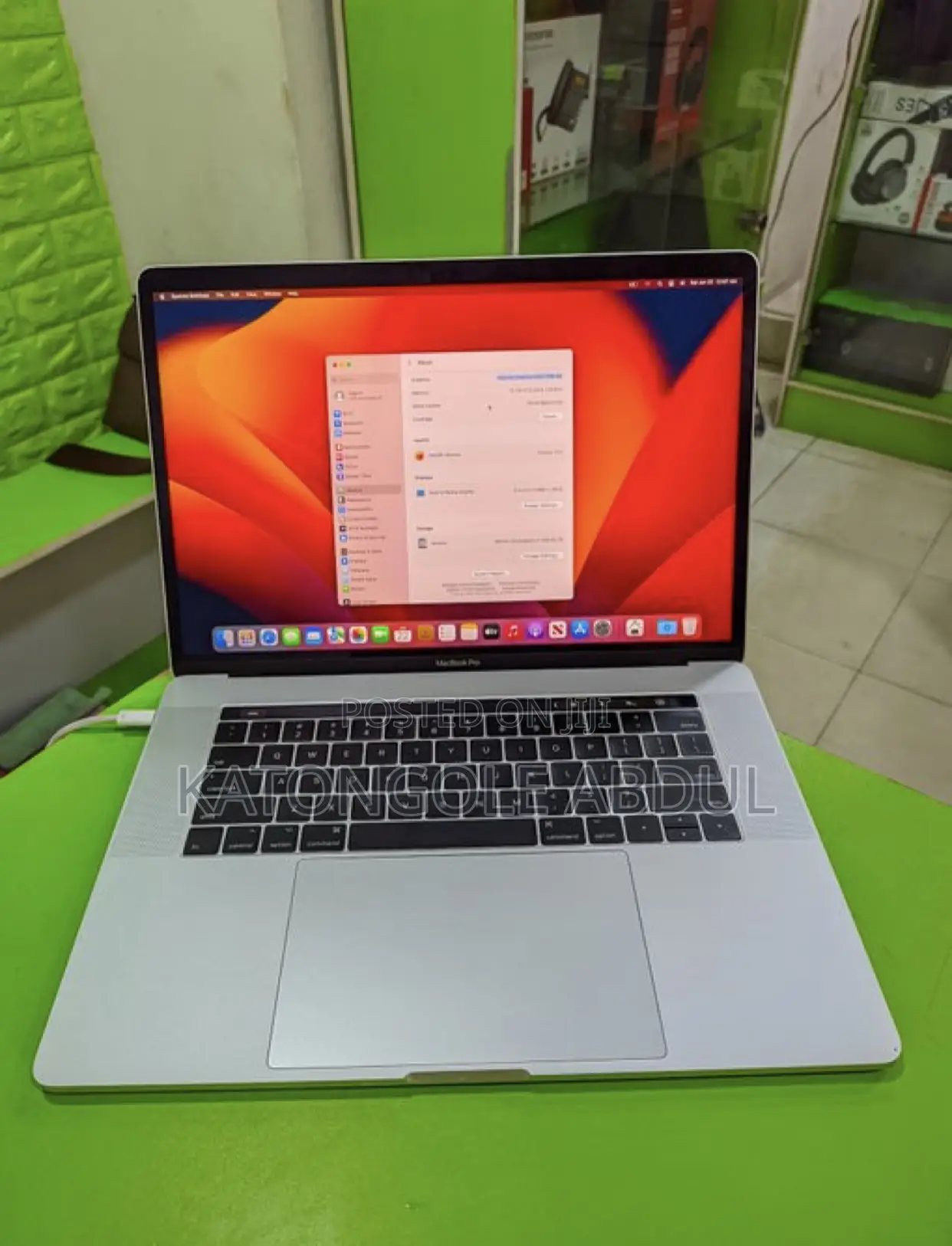 New Laptop Apple MacBook Pro 16GB Intel Core I7 SSD 512GB