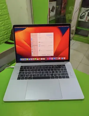 New Laptop Apple MacBook Pro 16GB Intel Core I7 SSD 512GB
