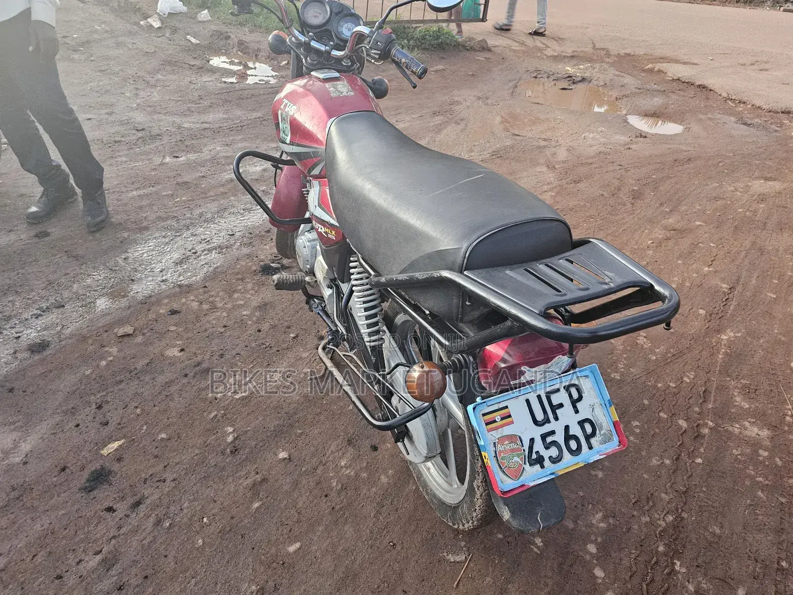 TVS HLX 125 2022 Red