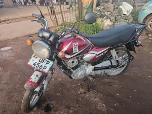 TVS HLX 125 2022 Red