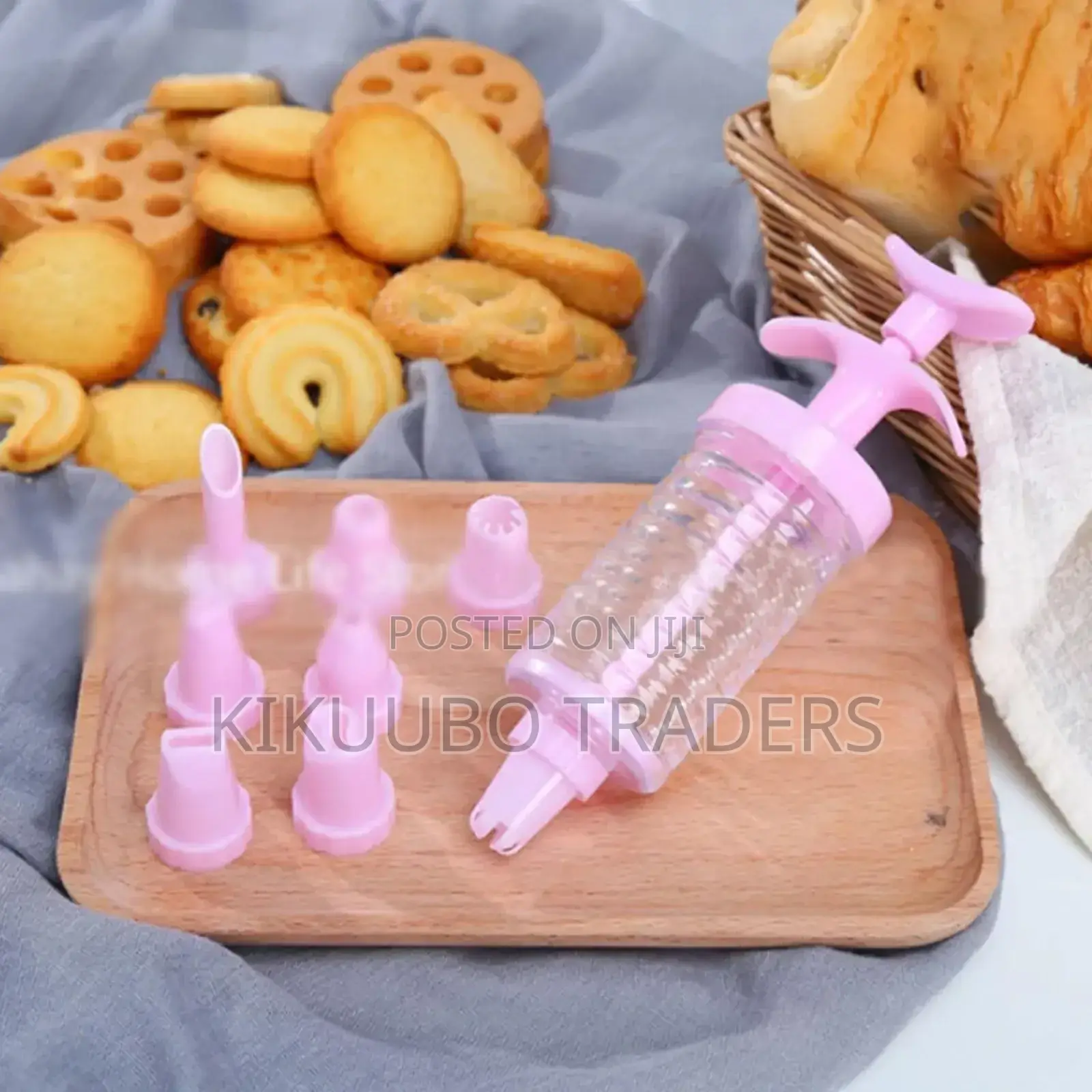 Reusable Pastry Gun With 8 Nozzles