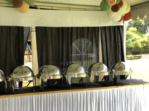 Dine With Confidence With a Good Decorated Serving Centre