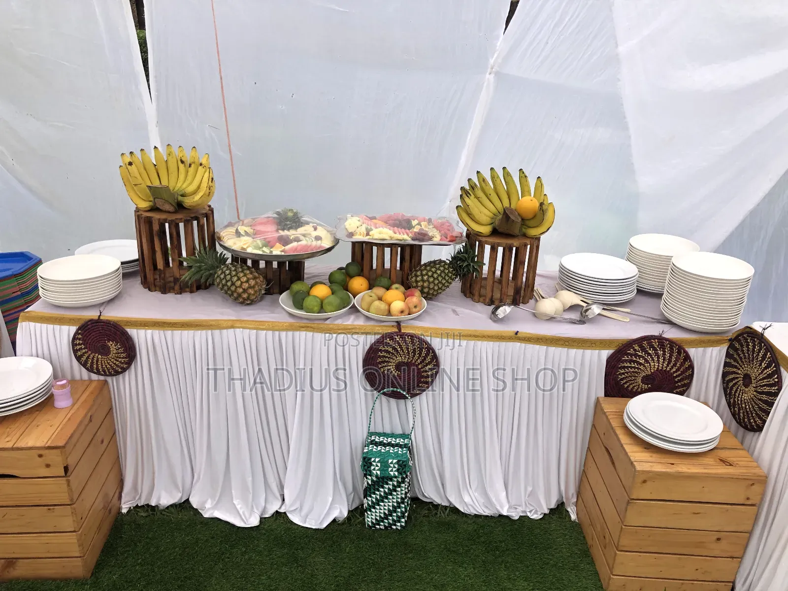 Dine With Confidence With a Good Decorated Serving Centre