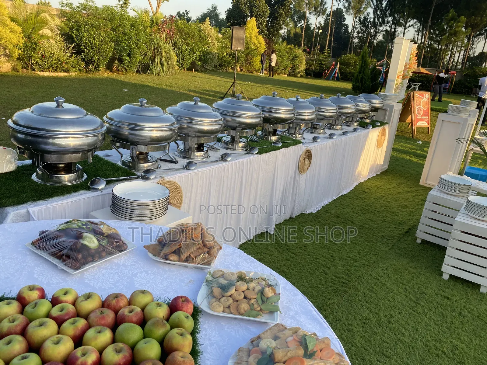 Dine With Confidence With a Good Decorated Serving Centre