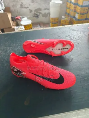 Nike Men's Mercurial Vapor 16 Elite FG. Orange Cleats Boots