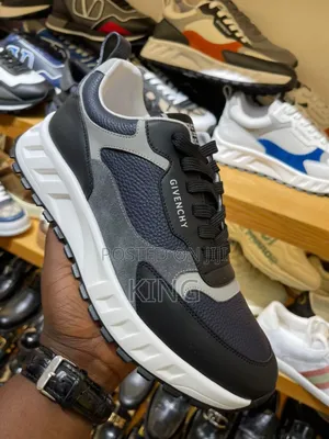 Givenchy Finesse Sneakers