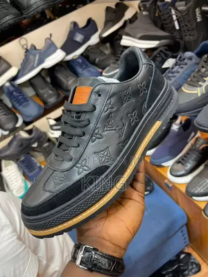 Black Finesse Sneakers