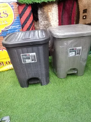 20-Liter Trash Can