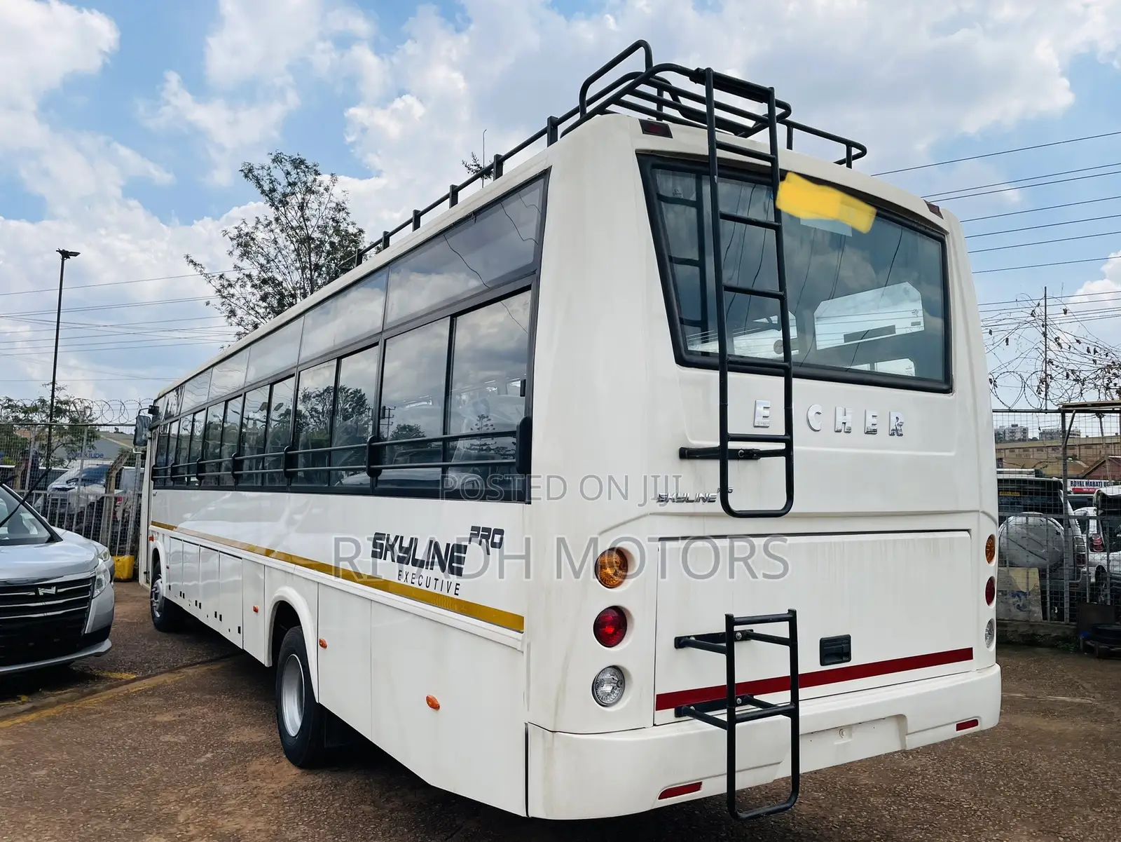 New Bus 2023 White