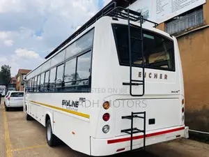 New Bus 2022 White