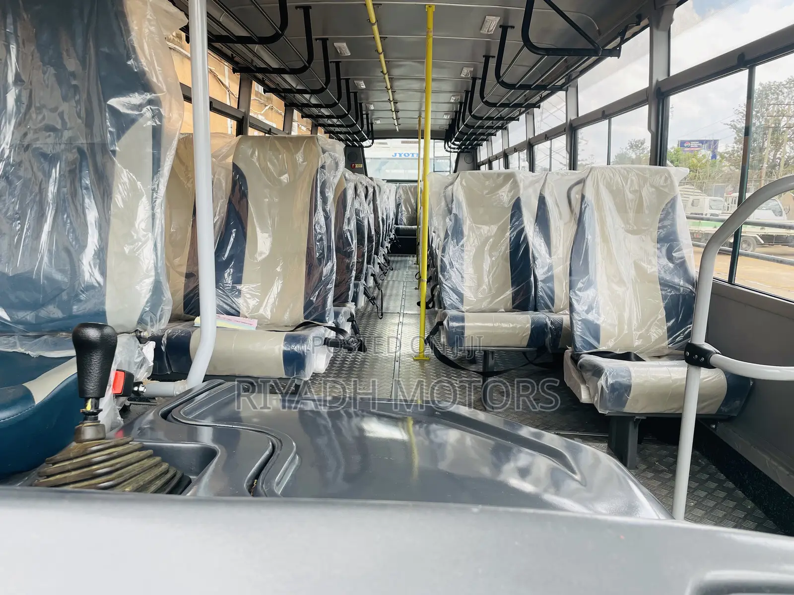 New Bus 2022 White