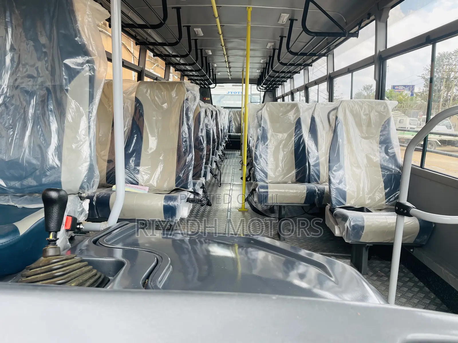 New Bus 2022 White
