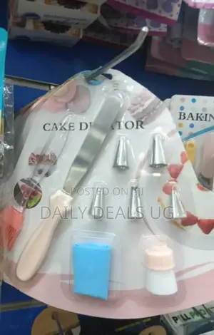 Cake Decorator Set