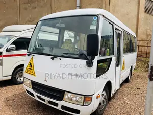 Mitsubishi Fuso Rosa 2010 White