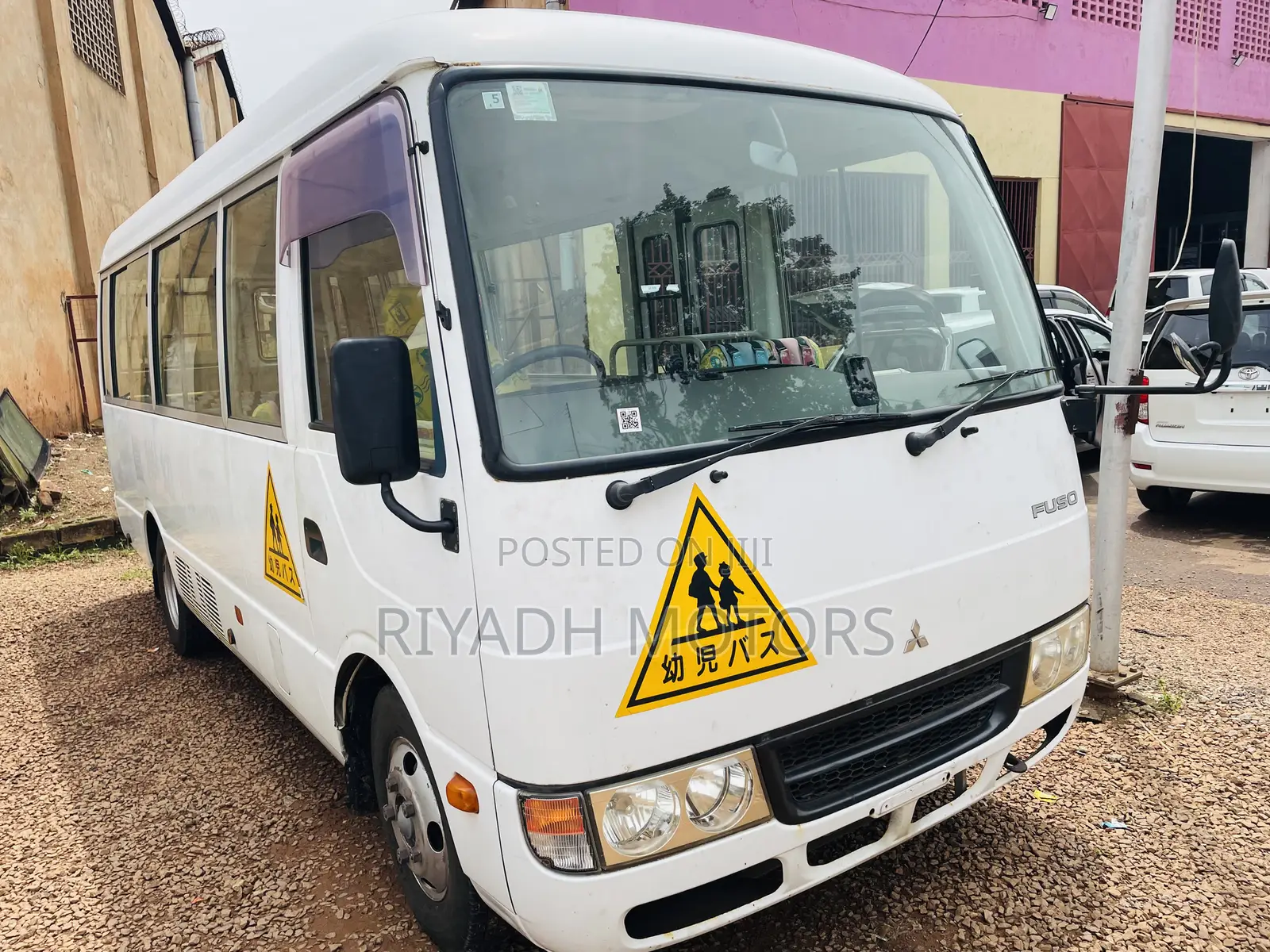Mitsubishi Fuso Rosa 2010 White