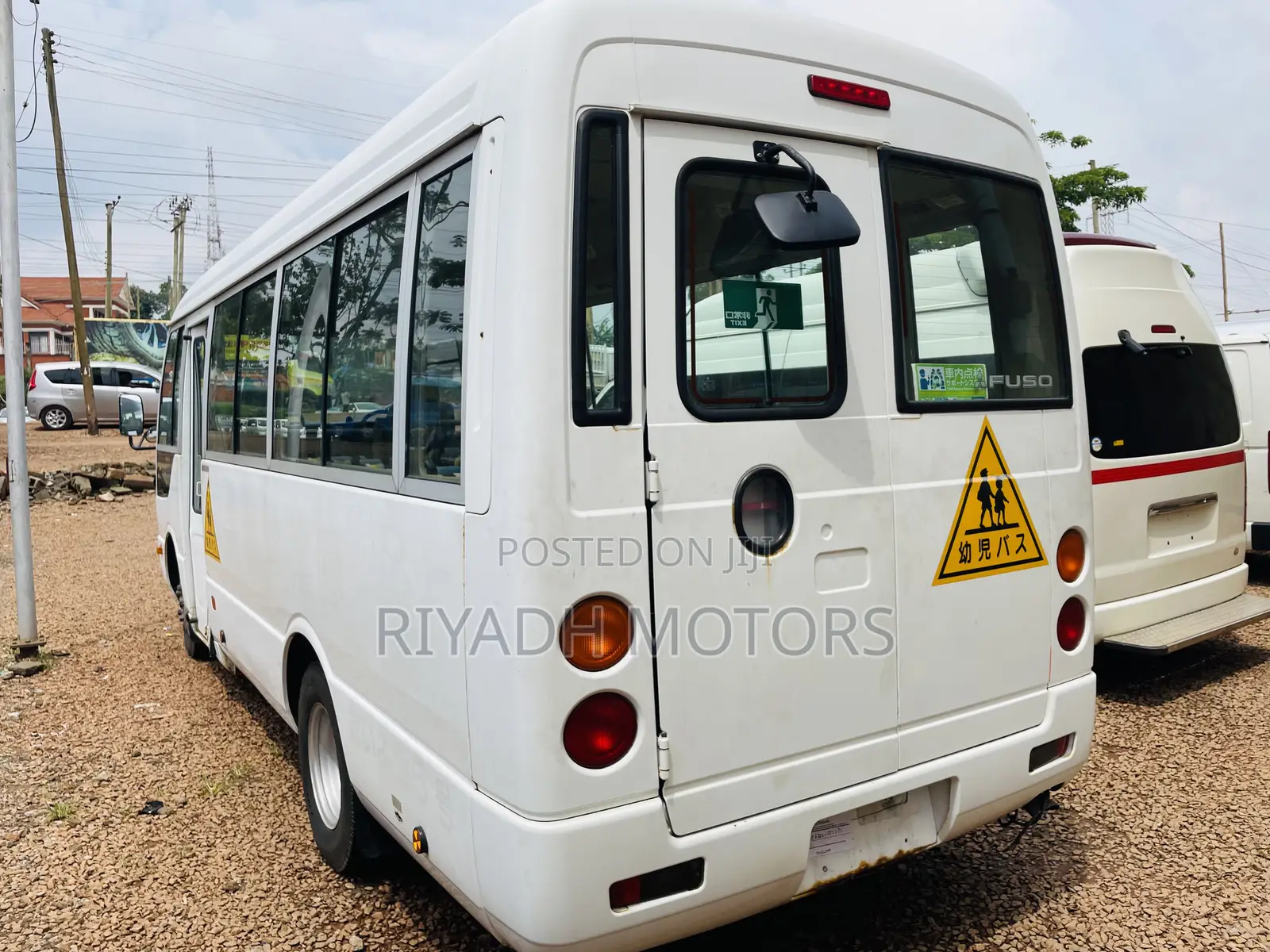 Mitsubishi Fuso Rosa 2010 White