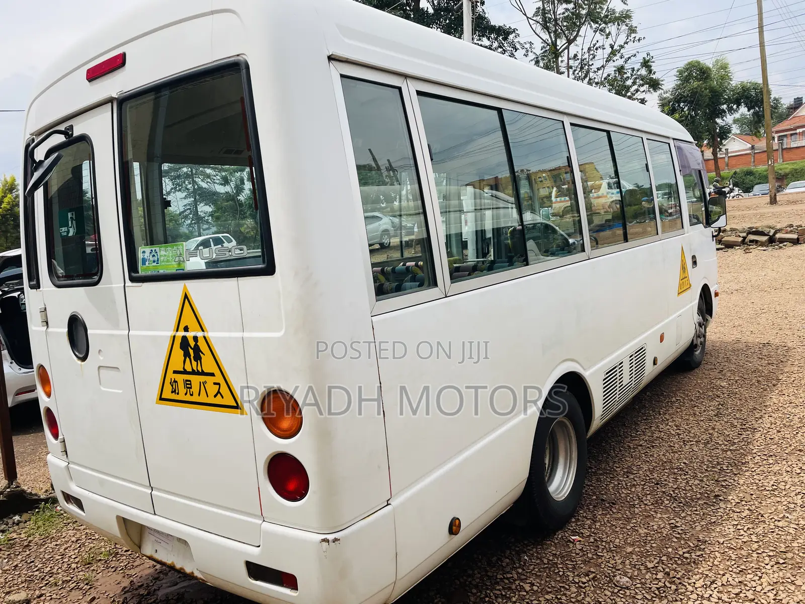 Mitsubishi Fuso Rosa 2010 White