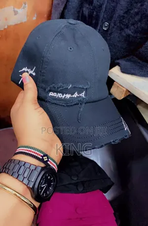 Mani Best Caps