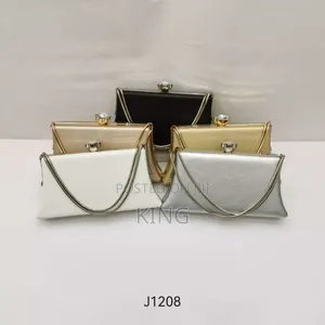 Global Darlin Clutch Wallet. Clutch