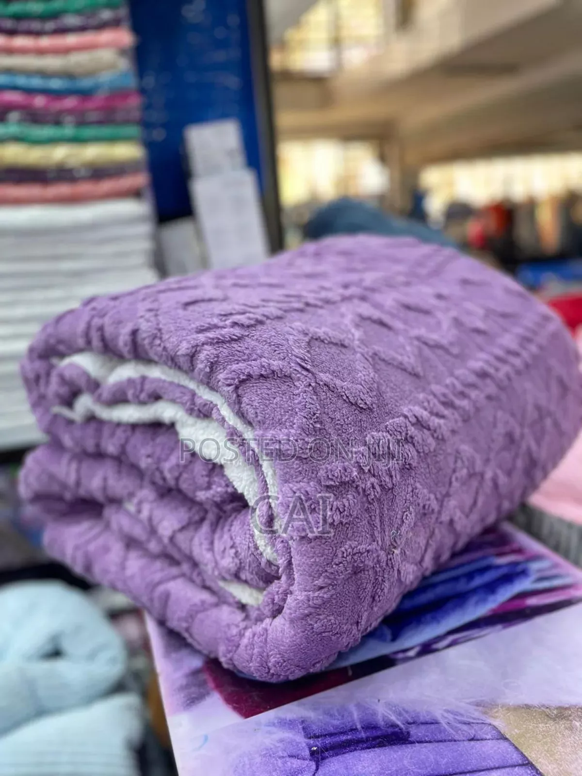 Perfect Tufted Duvets 
-2 Pillowcases 
-1 Bedsheet