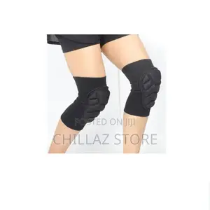 2 PCS Thicked Sponge Football Goal Keeper Knee Pads.