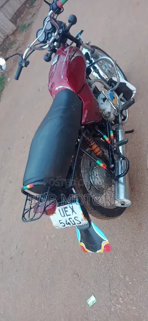 Bajaj Boxer 100 2021 Red