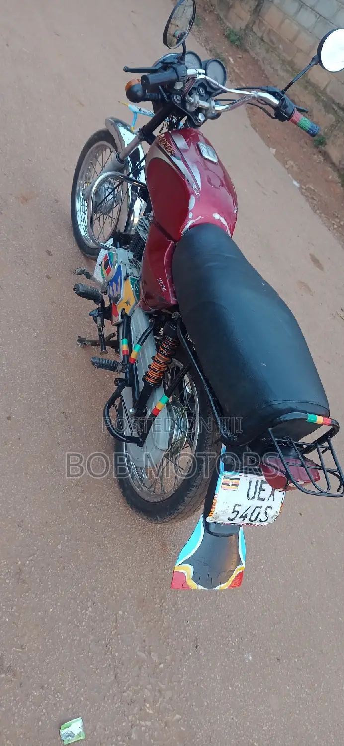Bajaj Boxer 100 2021 Red