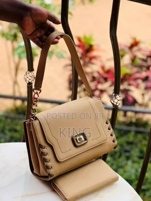 Elegance Deluxe Handbag
