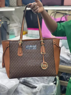 Heritage Deluxe Handbag
